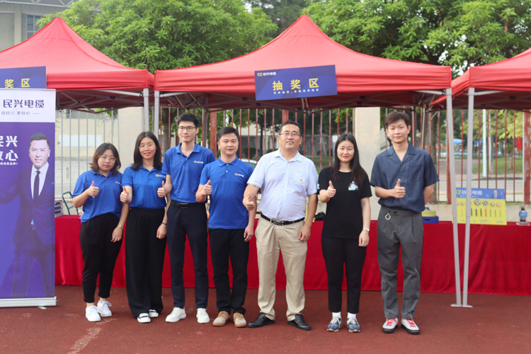 少年强则中国强，，，xcsports电缆一连7年为他们加油勉励！